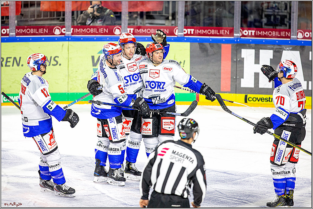 DEL;  Koelner Haie - Schwenninger Wild Wings; Koeln, 20.12.2019